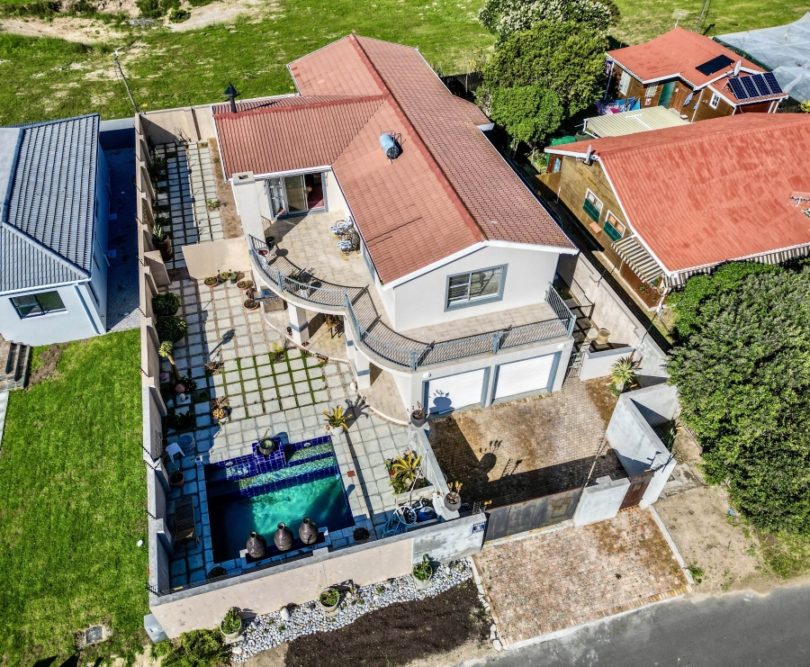 3 Bedroom Property for Sale in De Kelders Western Cape